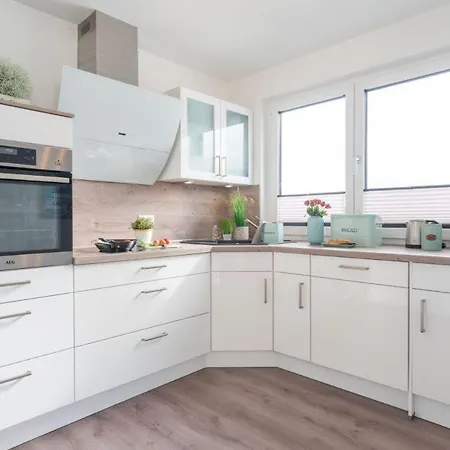 Апартаменты Apartmenthaus-kiki-wohnung-ocean-view *
